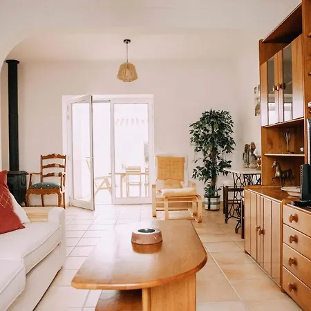 - Casa Com 3 Quartos Lagos