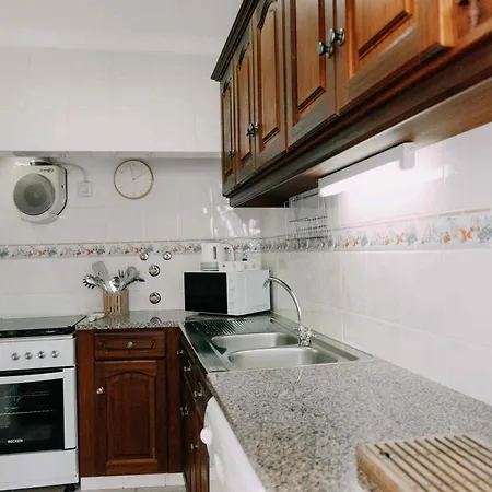 Guest house - Casa Com 3 Quartos