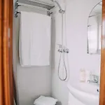 - Casa Com 3 Quartos 3*