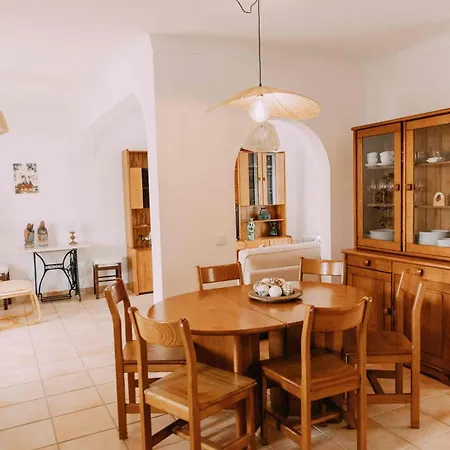 - Casa Com 3 Quartos Konukevi