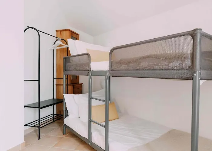 - Casa Com 3 Quartos