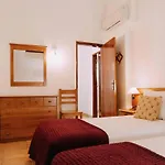 Pensionat - Casa Com 3 Quartos Lagos
