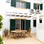 - Casa Com 3 Quartos 3* Lagos