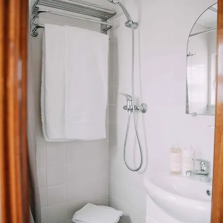 - Casa Com 3 Quartos 3*