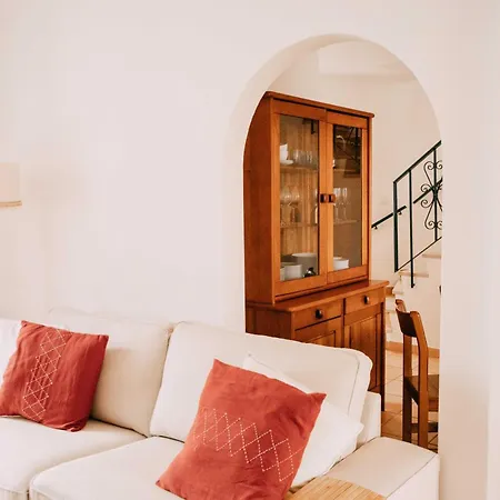 - Casa Com 3 Quartos