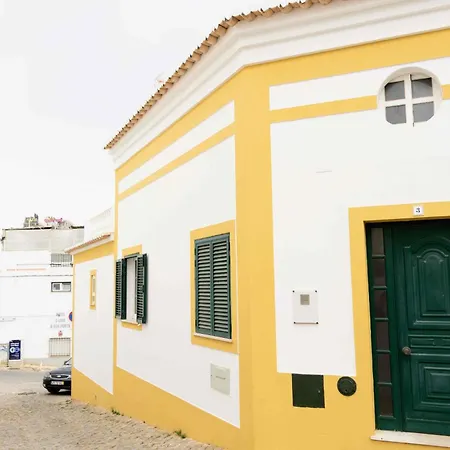 Affittacamere - Casa Com 3 Quartos Lagos