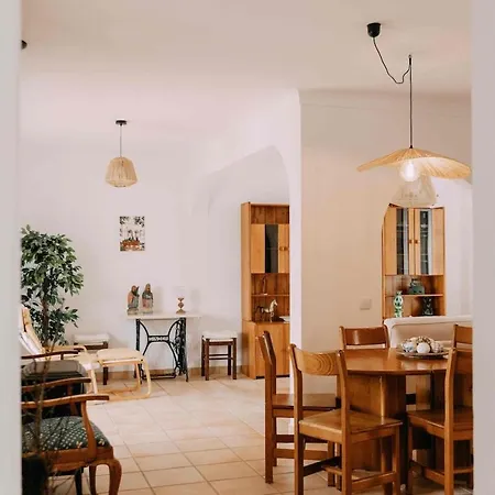 Pensión - Casa Com 3 Quartos 3*
